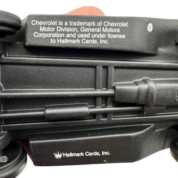 Hallmark Keepsake Ornament 1932 Chevrolet Standard Sports Roadster 1999 Vintage - Picture 8 of 11